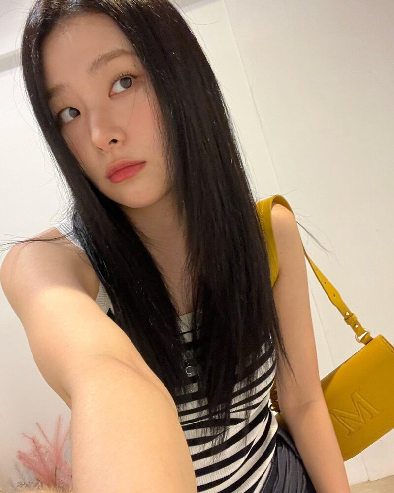 220727 Red Velvet Seulgi Instagram Update documents 4