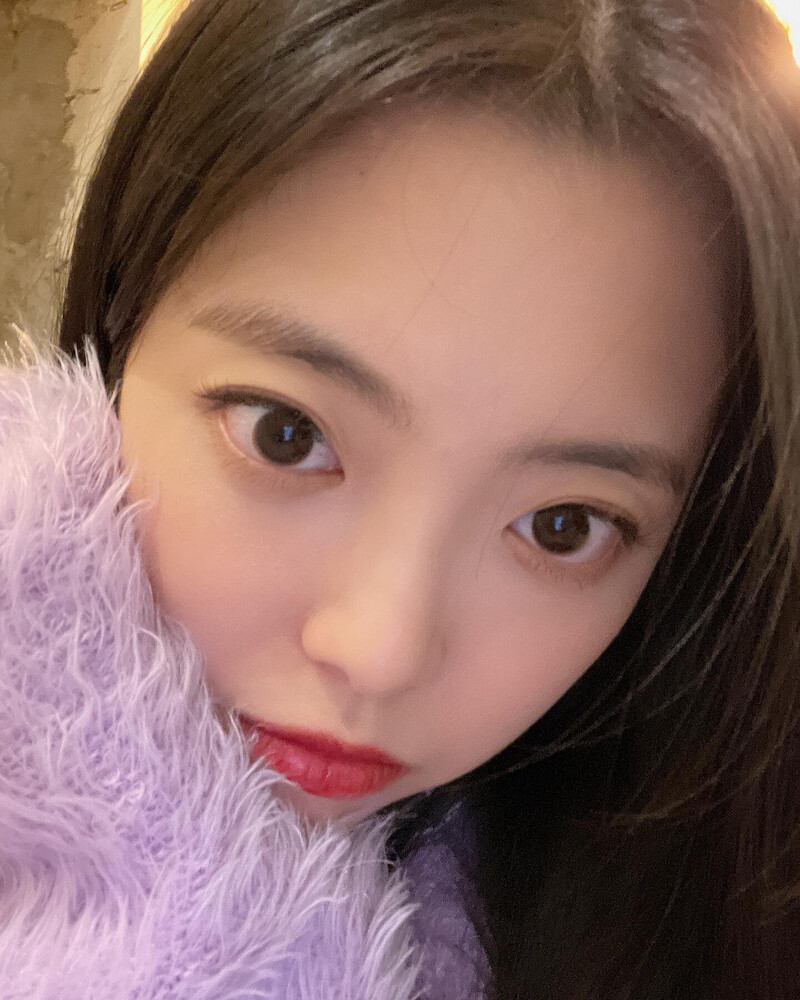 230206 Suyeon Instagram update documents 2