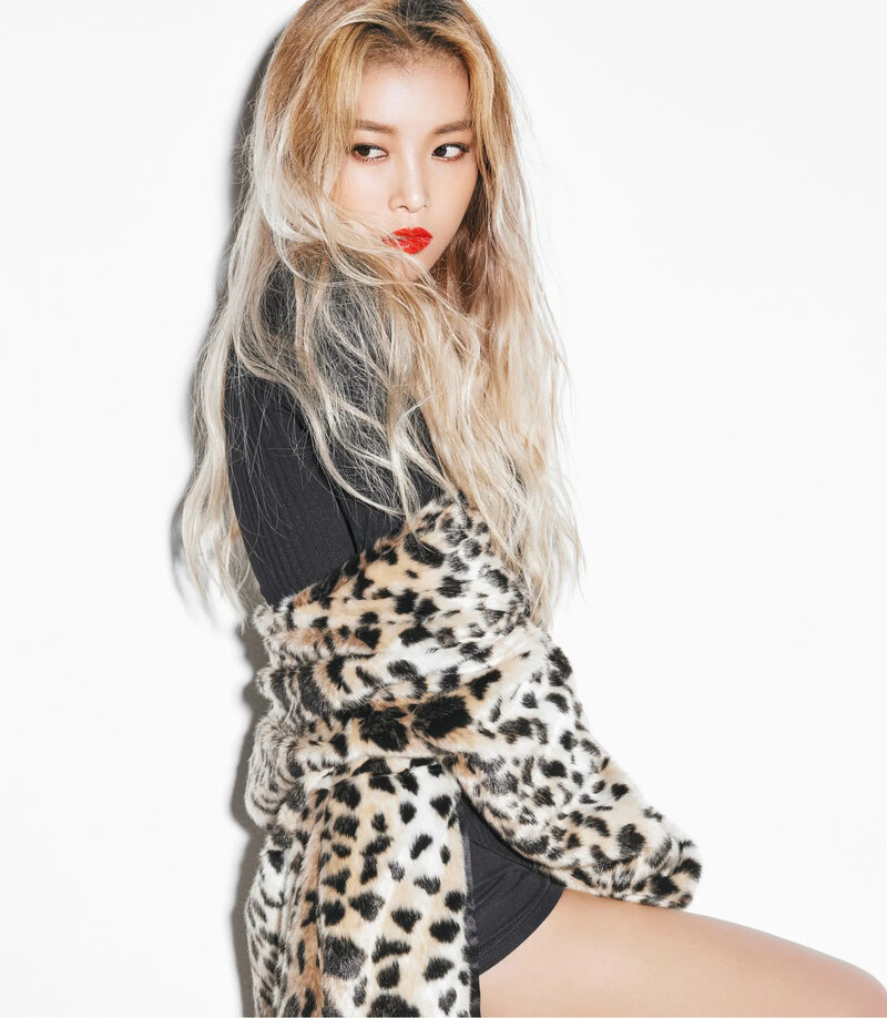 Yubin Marie Claire 2.jpg