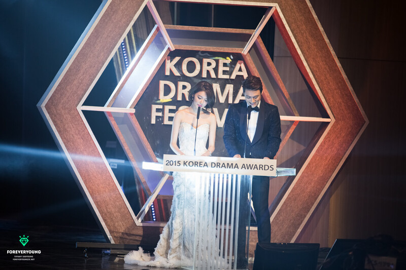 151009 Girls' Generation Sooyoung at Korea Drama Awards documents 2