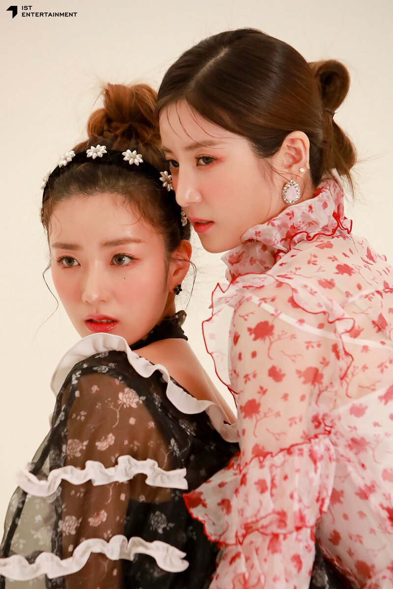 211224 IST Naver Post - Apink Bomi & Chorong - Your Vibe Magazine Photoshoot Behind documents 11