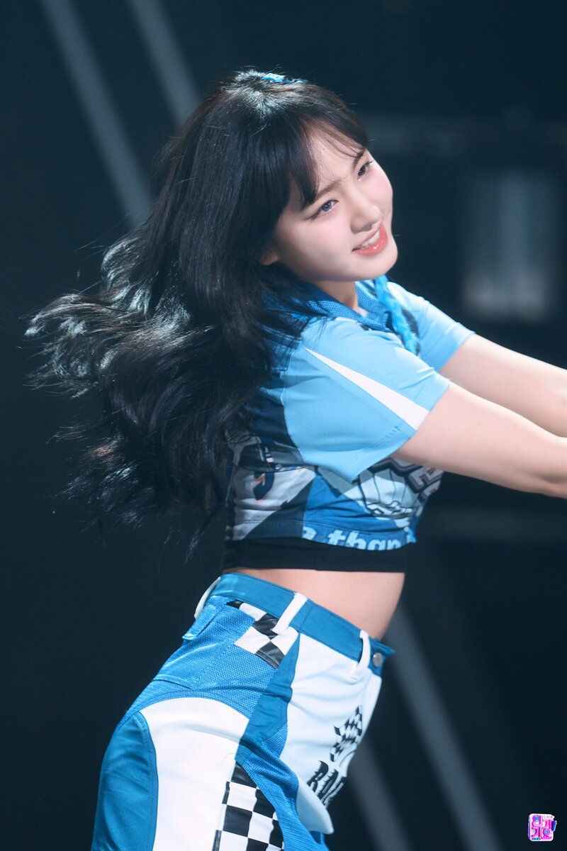 220918 IVE Liz - 'After LIKE' at Inkigayo documents 9