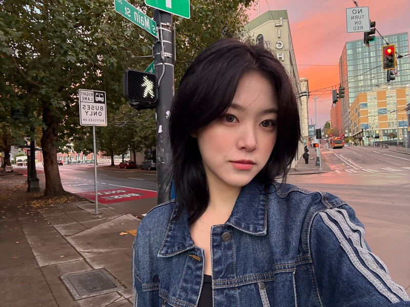 241021 Hyunjin Instagram Update documents 1