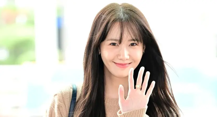 YoonA's Recent Airport Photos Leave Fans in Awe