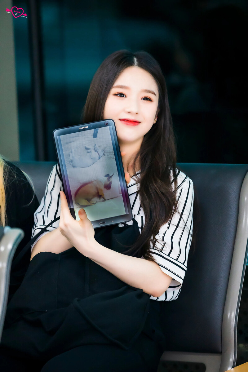 Jeon_HeeJin_com EBIh7xPUIAA-KN-  20190804.jpg