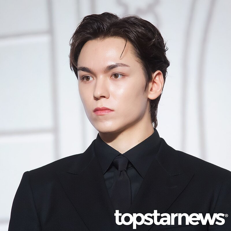 240429 SEVENTEEN Vernon - SEVENTEEN BEST ALBUM '17 IS RIGHT HERE' Press Conference documents 5