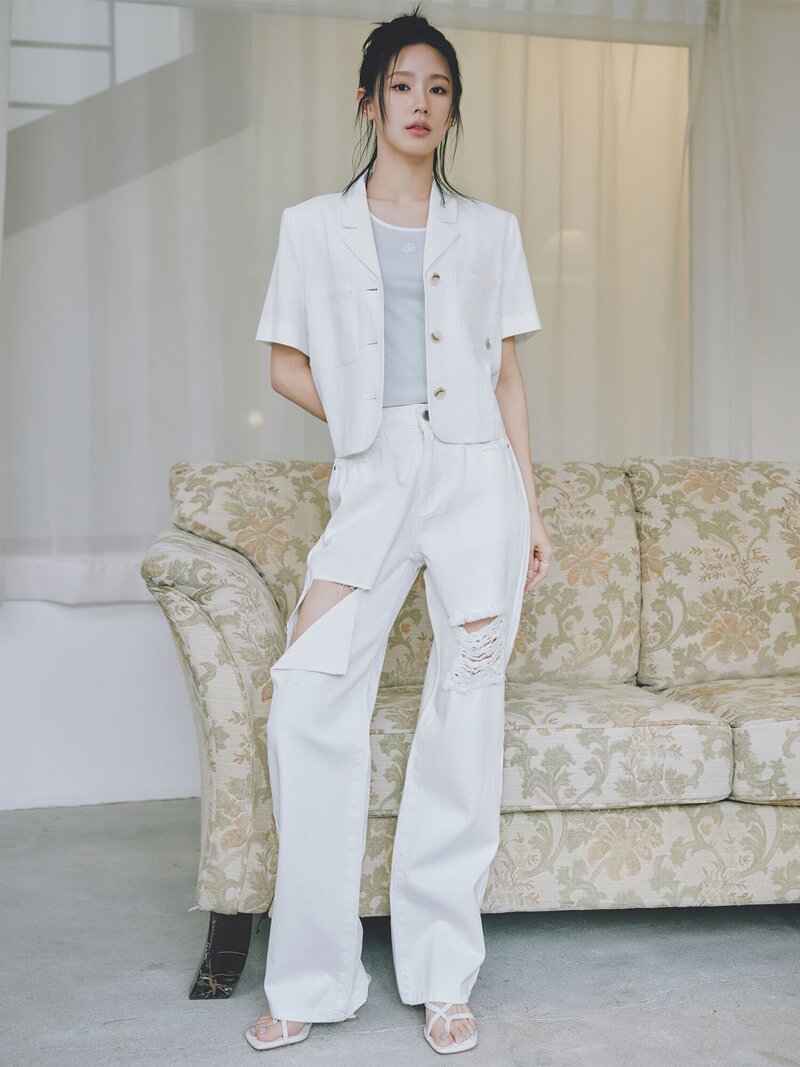 (G)I-DLE Miyeon for CTBRZ 2023 SS Collection documents 1
