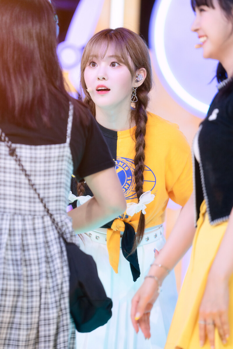 220703 Kep1er Chaehyun 'Up!' at Inkigayo documents 19