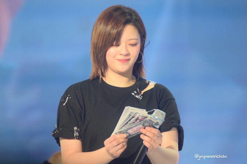 230415 TWICE Jeongyeon - ‘READY TO BE’ World Tour in Seoul Day 1 documents 6