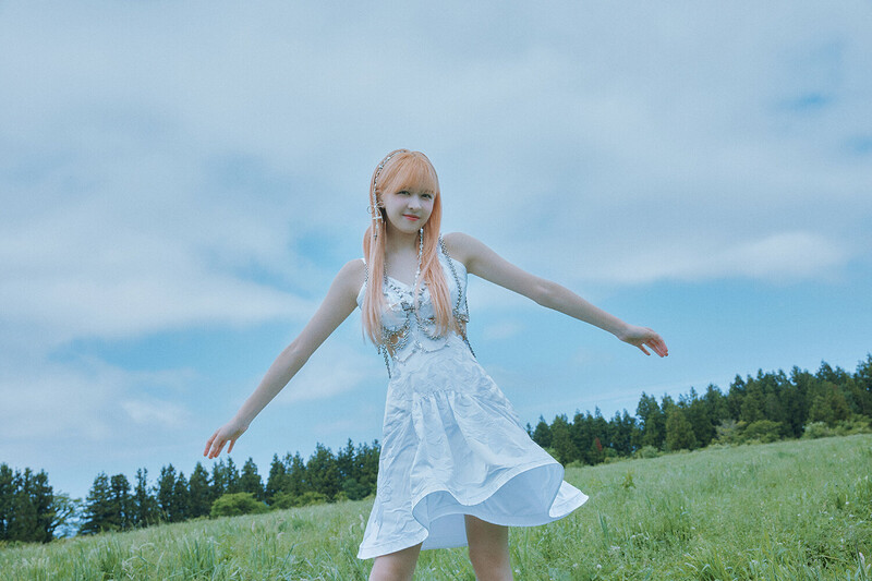 230723 JYP Naver Update - NMIXX Lily - 'A Midsummer NMIXX's Dream' M/V Behind Post & Interview documents 7