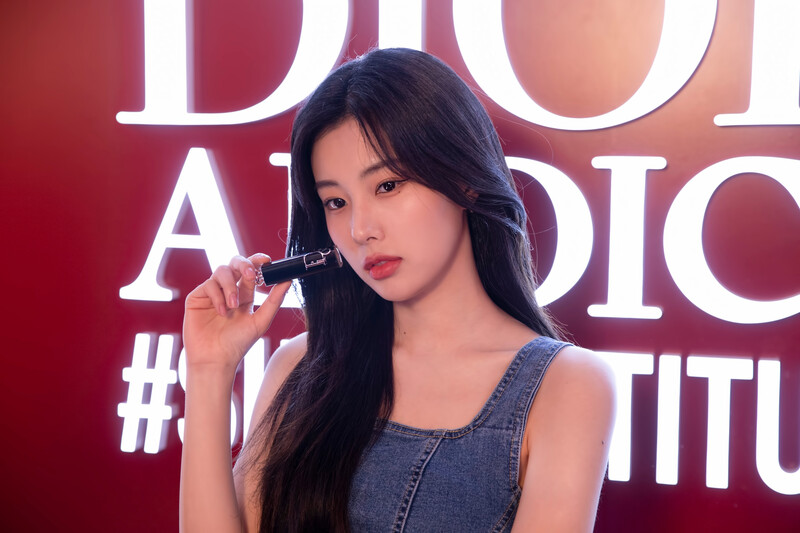 220409 8D Naver Post - Kang Hyewon & Kim Minju - Dior Addict Pop-up Store documents 8