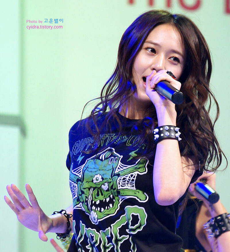 120920 f(x) Krystal documents 27