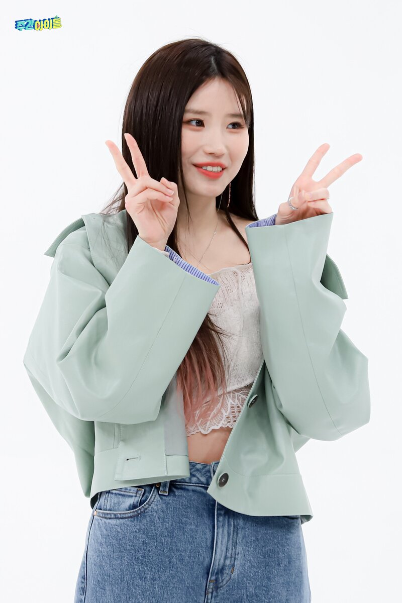 220125 MBC Naver Post - fromis_9 at Weekly Idol documents 4