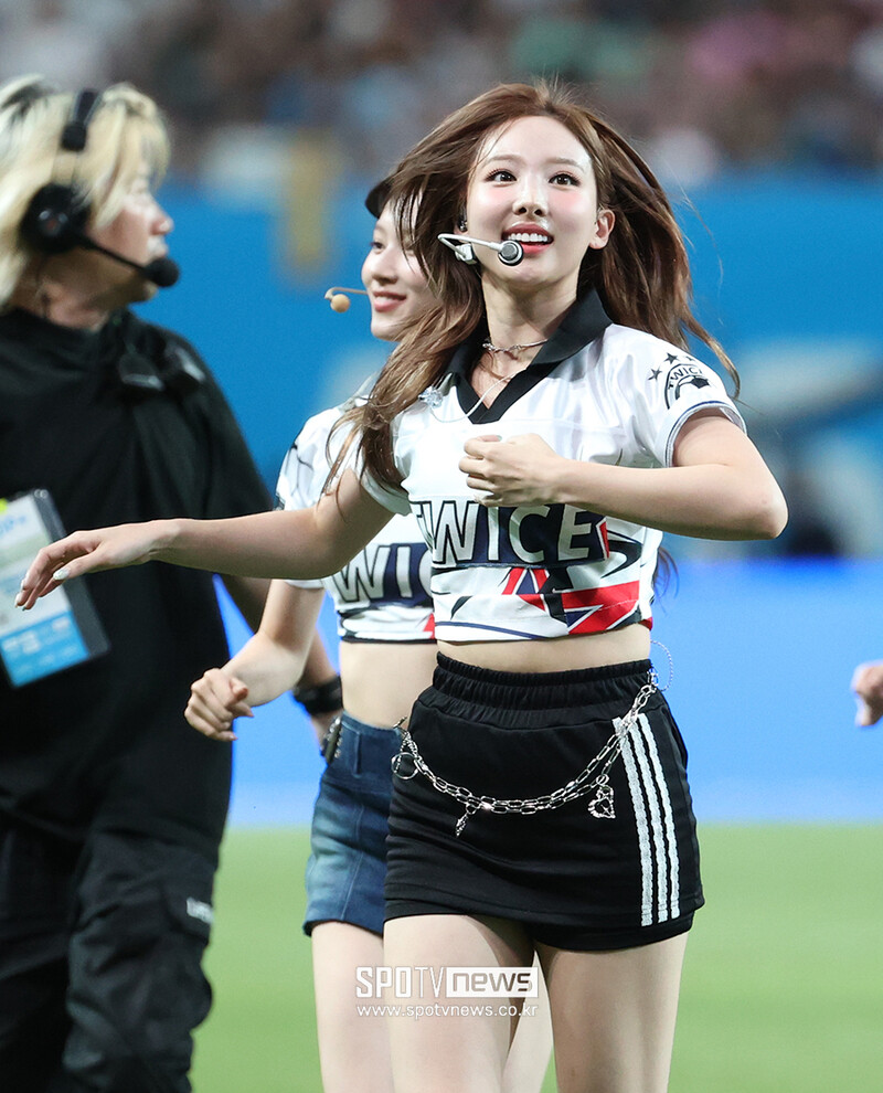 240731 TWICE Nayeon at Team K-League vs. Tottenham Hotspur's Halftime Show documents 2