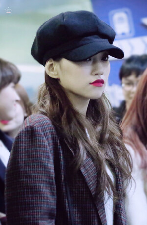 171112 Weki Meki Doyeon at Incheon Airport