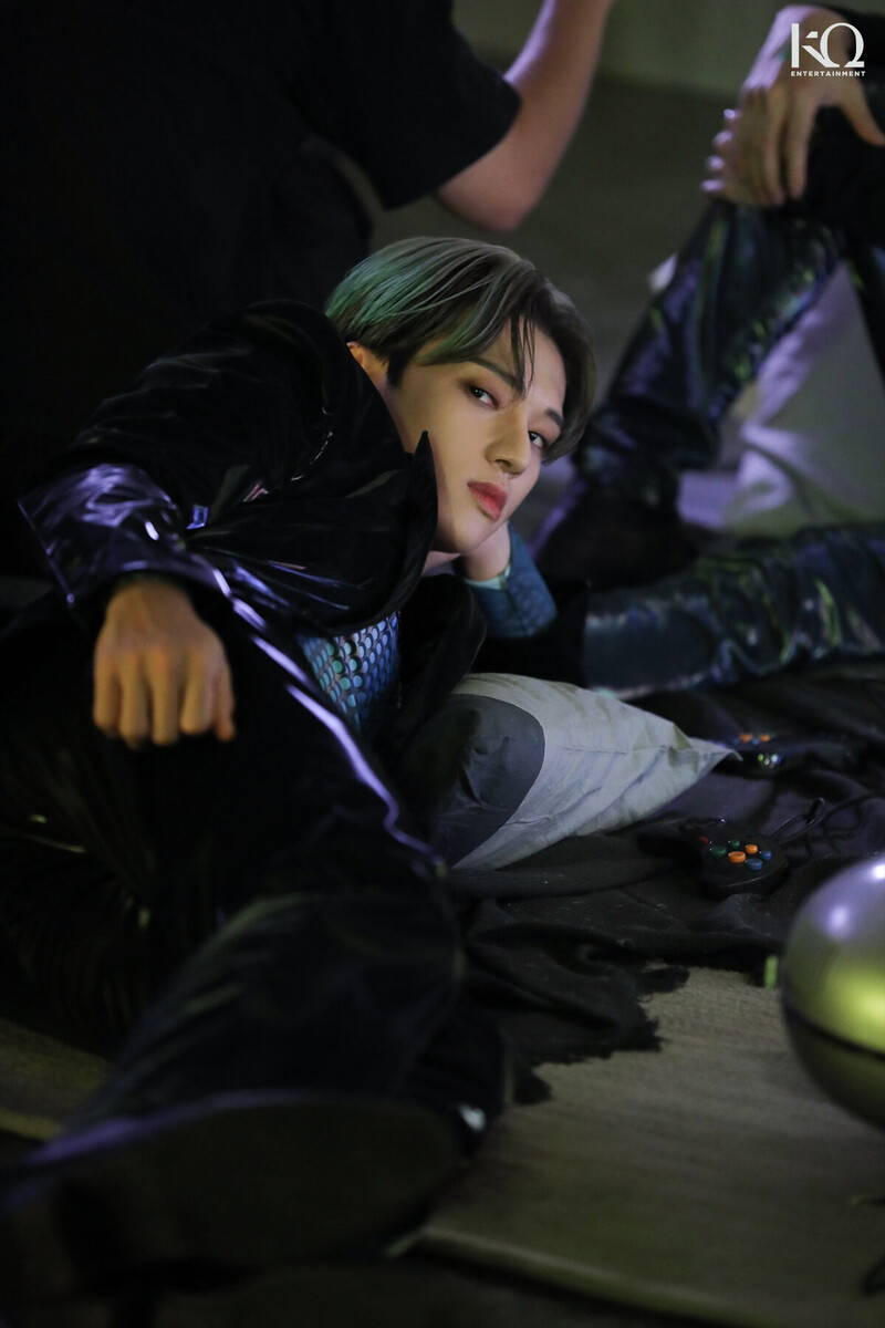 210914 ATEEZ "Deja Vu" MV Shooting Behind the Scenes | Naver Update documents 23