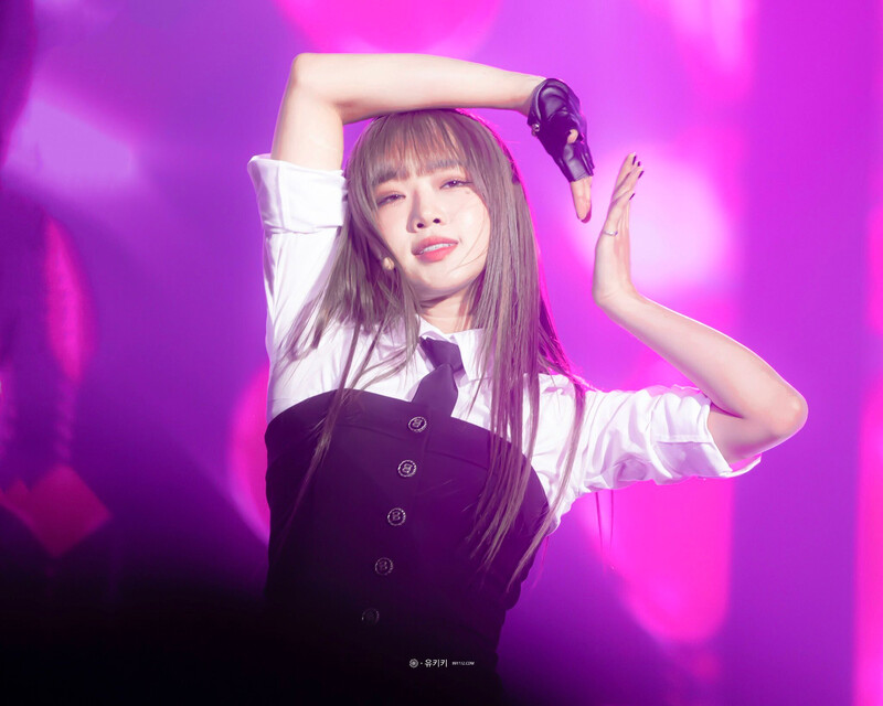 220702 Weki Meki Yoojung at UNI-KON documents 4