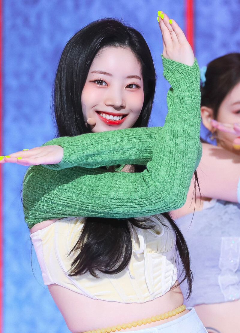 220828 TWICE Dahyun - 'Talk that Talk' at Inkigayo documents 3