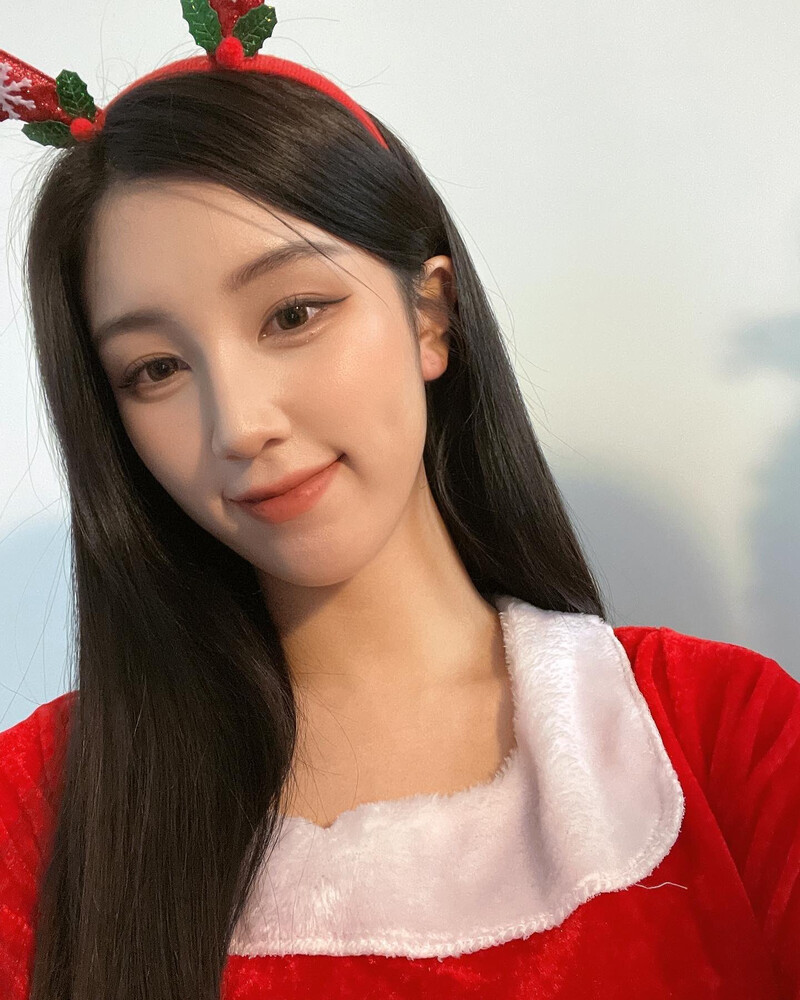 221227 Dia Instagram update documents 5