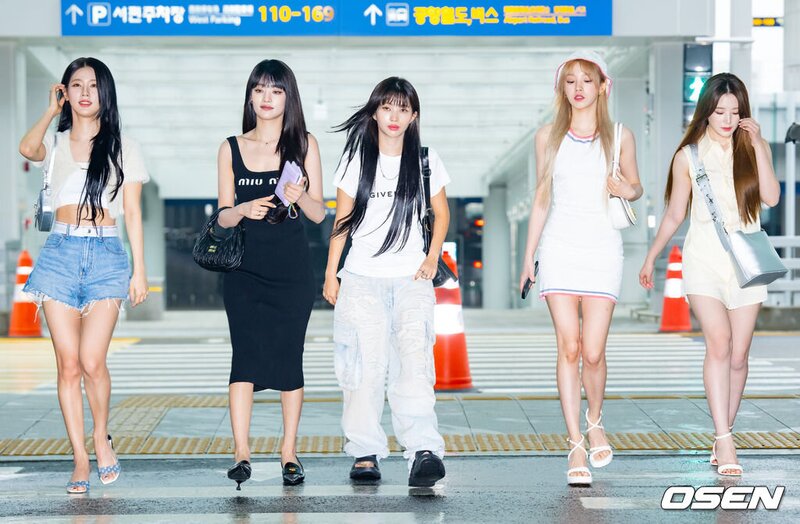 230714 (G)I-DLE at Incheon International Airport heading to Bangkok, Thailand documents 3