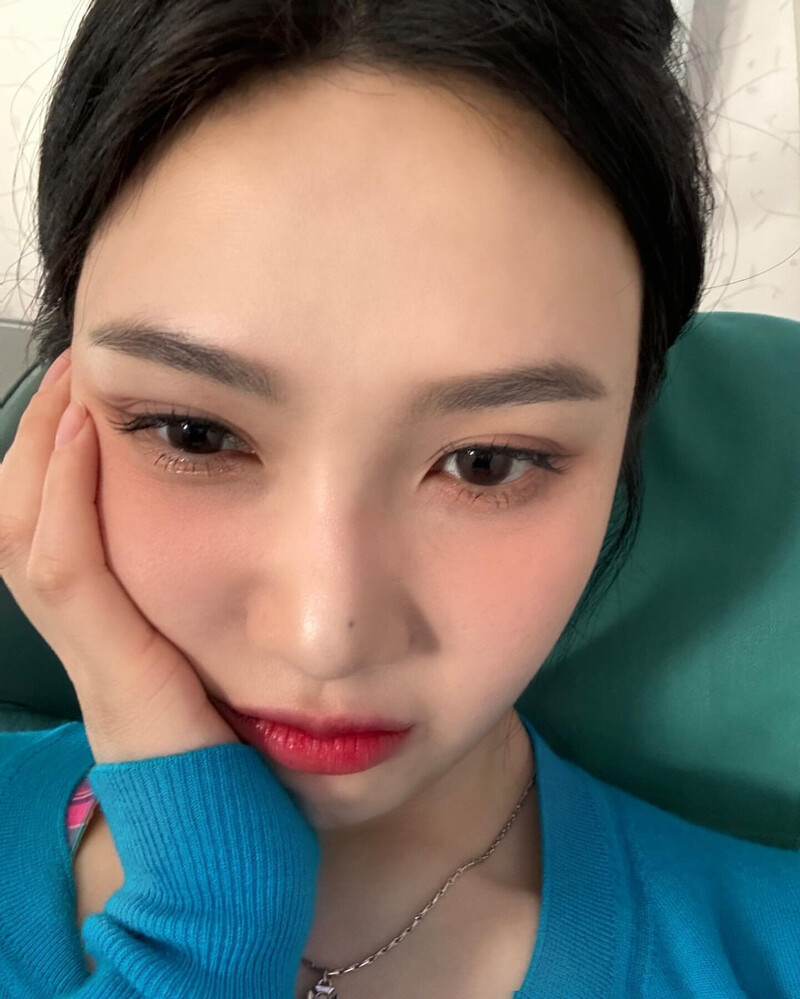 240517 Red Velvet Joy Instagram Update documents 4