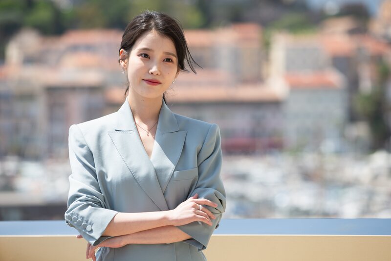 May 27, 2022 IU - 'THE BROKER' 75th CANNES Film Festival Interview Photos documents 4