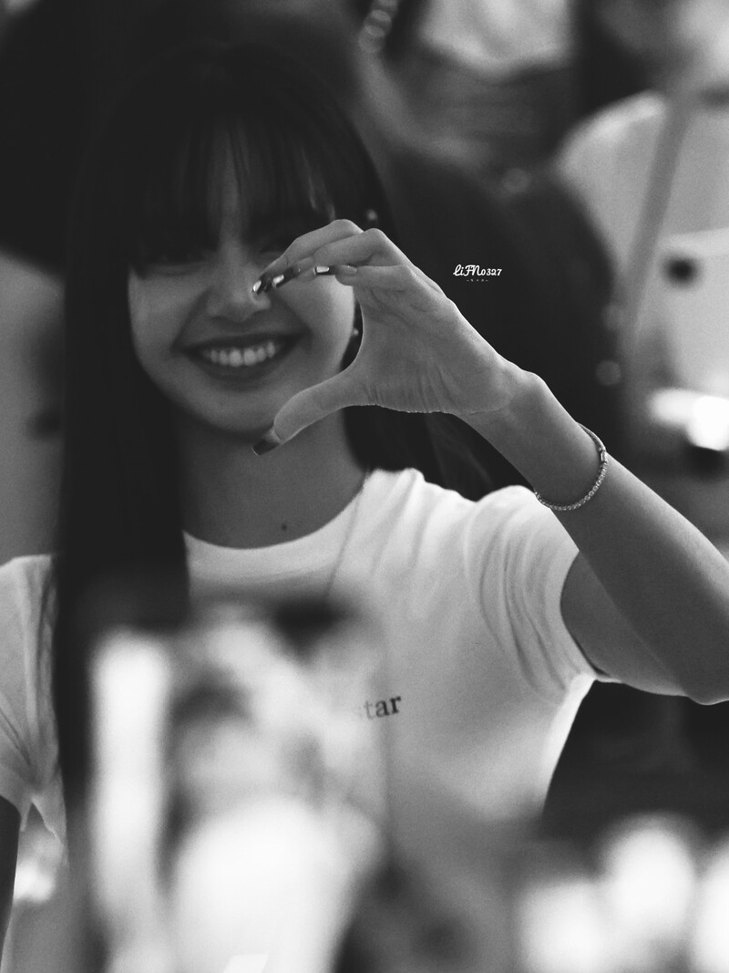 240714 LISA - ‘ROCKSTAR’ POP-UP STORE IN SEOUL documents 1