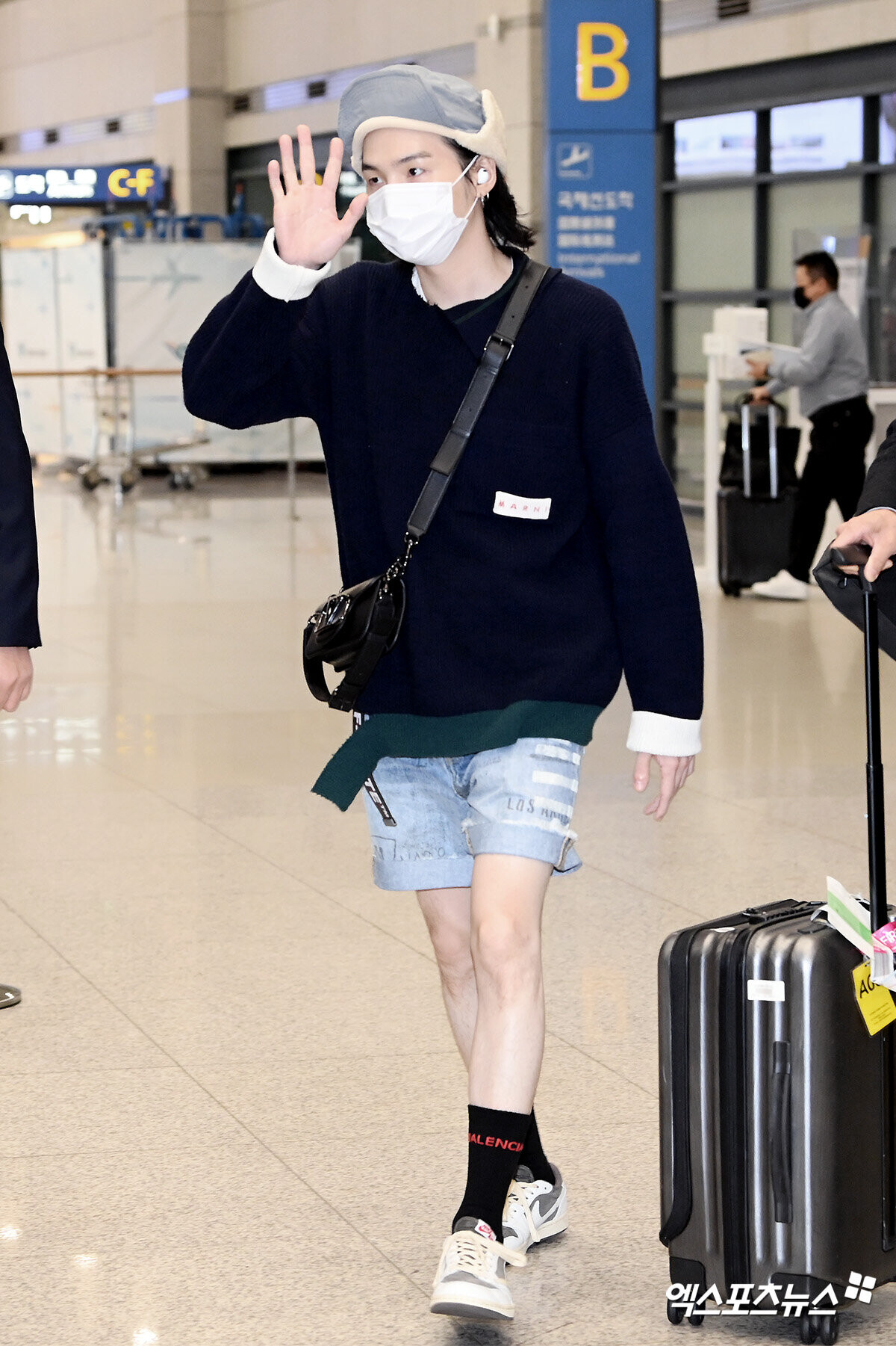 221001 BTS Suga at Incheon International Airport