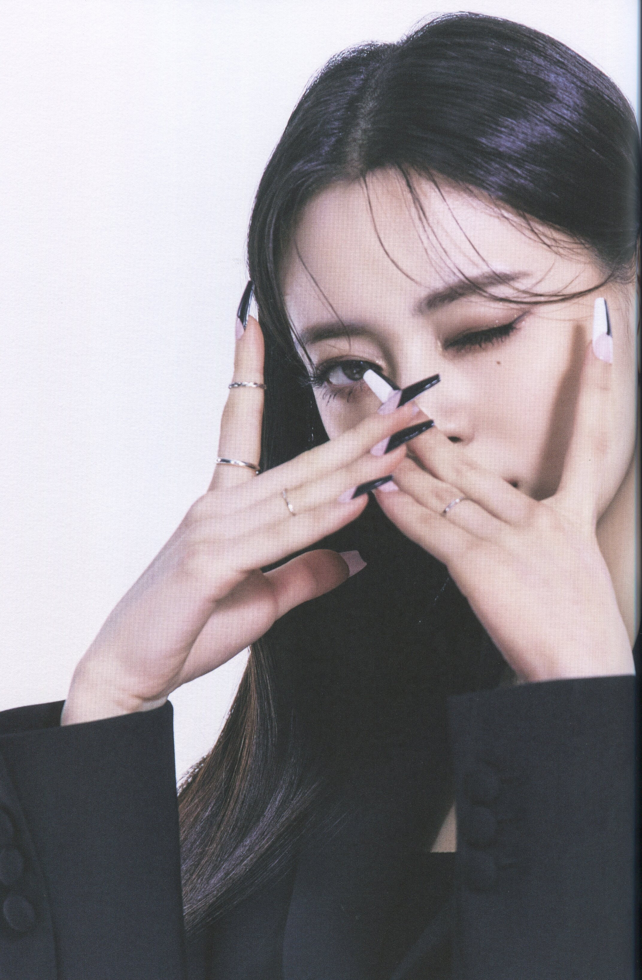 ITZY 'CHECKMATE' Album Scans (Yuna ver.) | kpopping