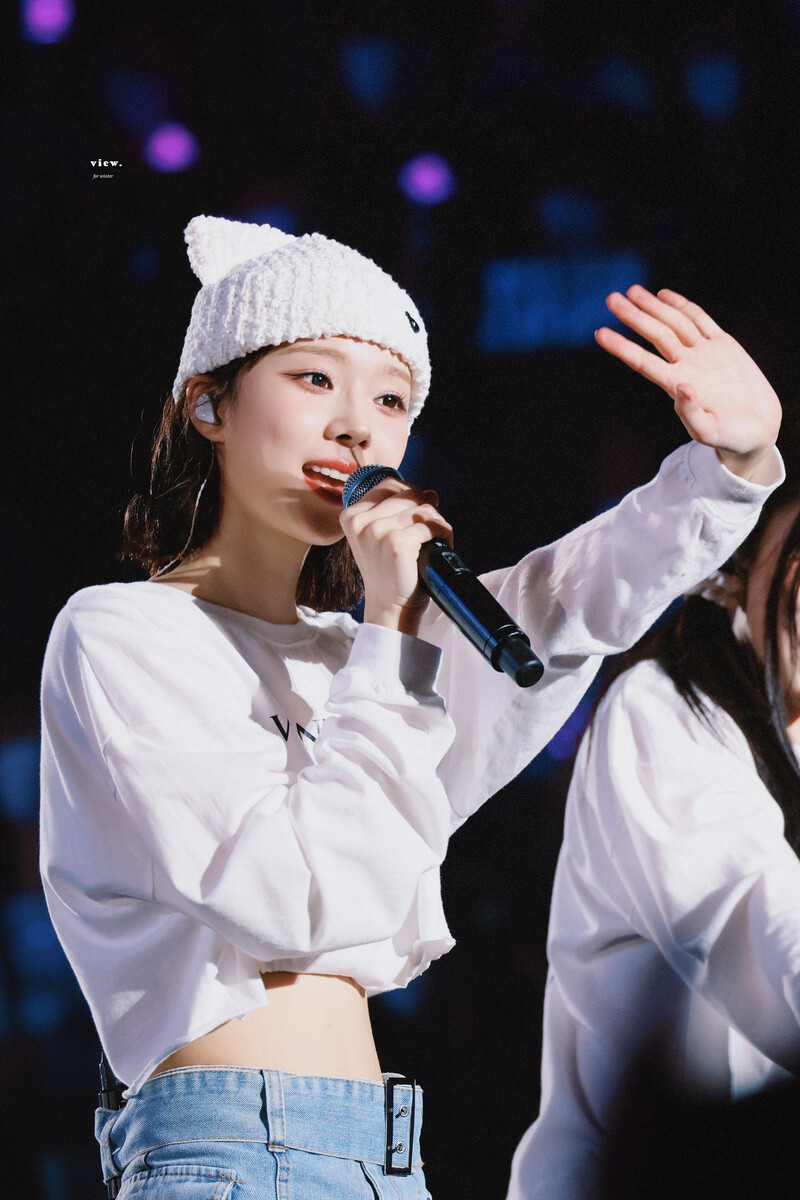 230416 aespa Winter - 1st Concert 'SYNK : HYPER LINE' in Saitama Day 2 documents 2