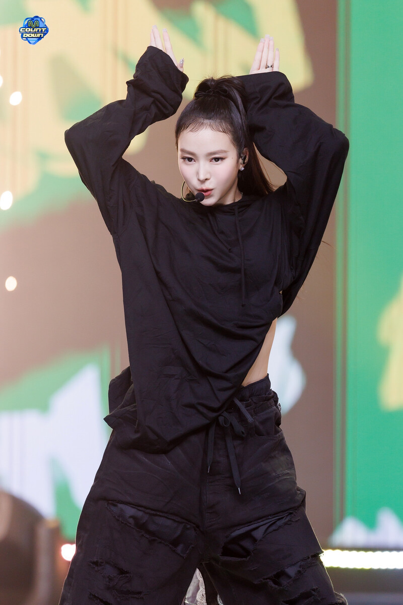 241003 MEOVV NARIN - 'MEOW' at M COUNTDOWN documents 10