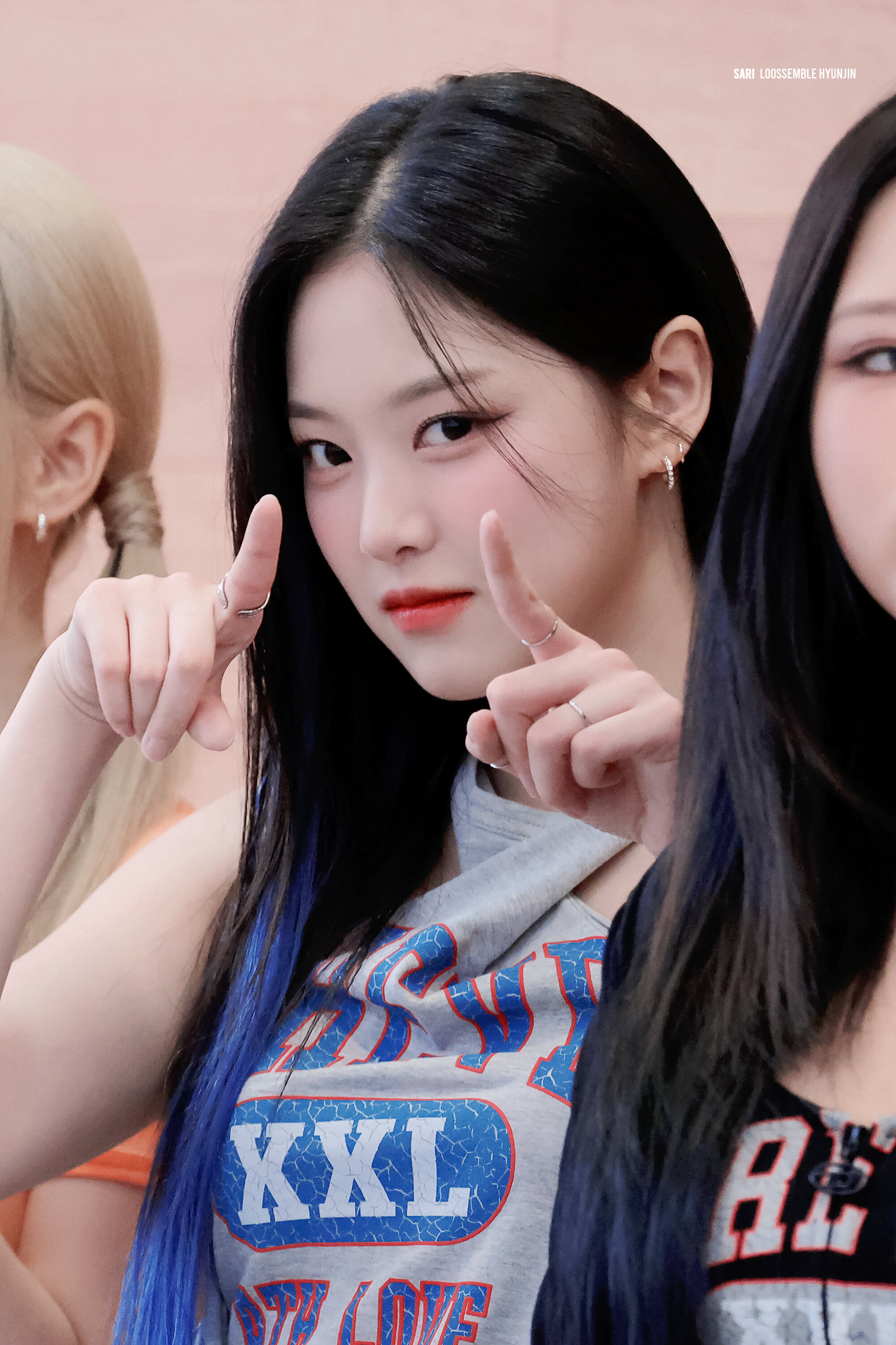 240420 Loossemble's Hyunjin at Fansign | kpopping