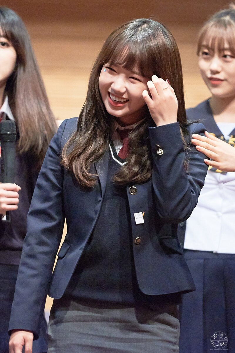 180519 Weki Meki Yoojung at 'Lucky' Gangbyeon Fansign documents 4