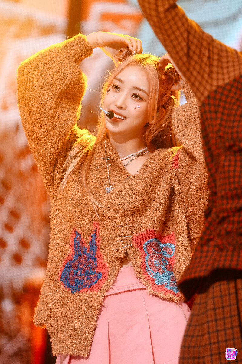 230305 STAYC Sumin 'Teddy Bear' at Inkigayo documents 7