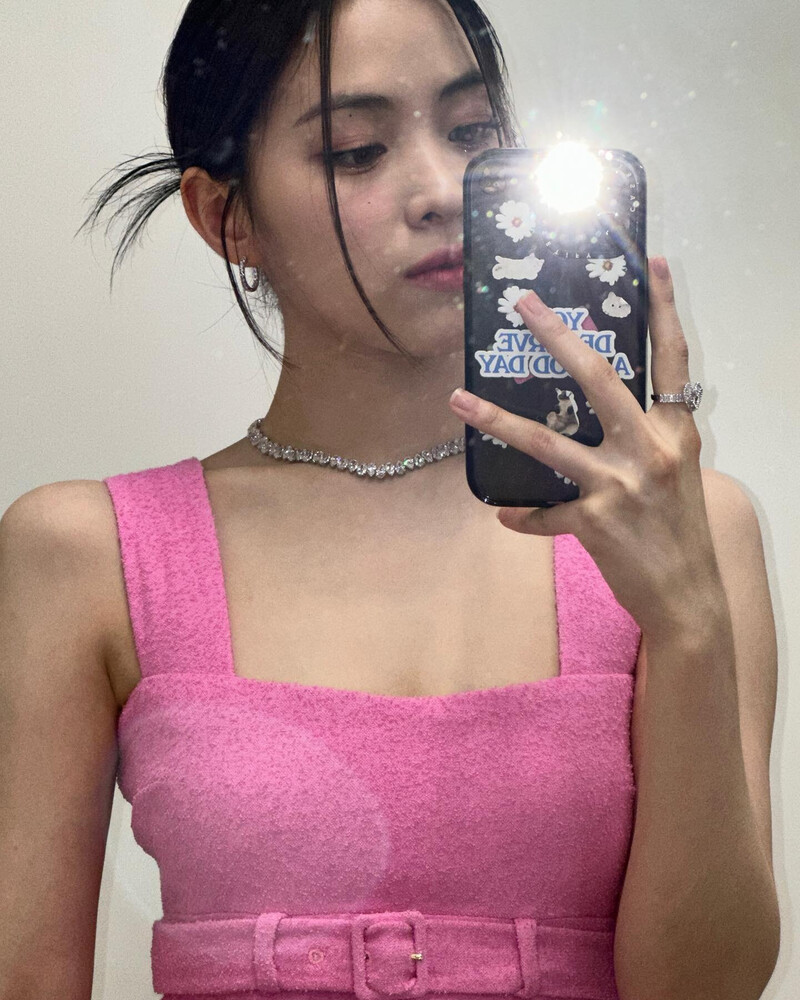 230515 ITZY Instagram Update - Ryujin documents 1