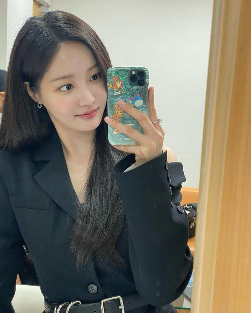 230711 Yeonwoo Instagram Update documents 2