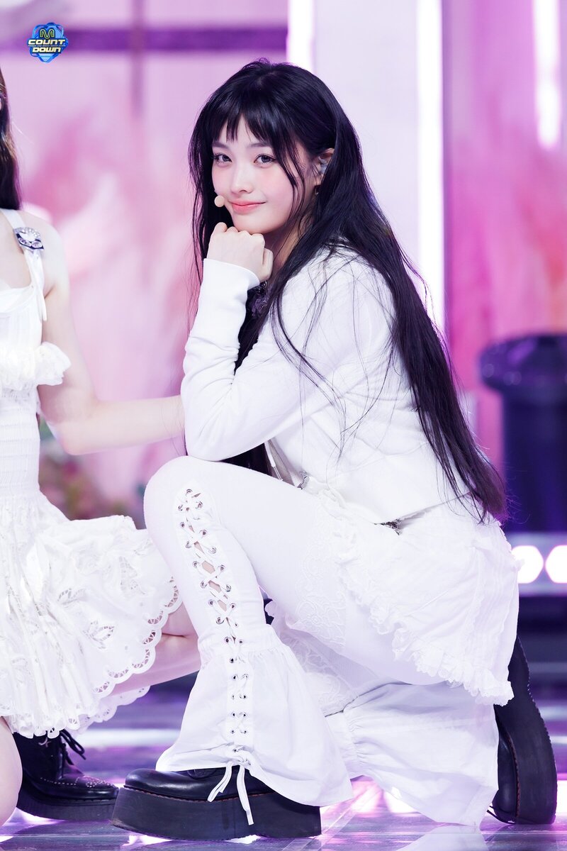 240328 ILLIT Iroha - 'Magnetic' and 'My World' at M Countdown documents 3