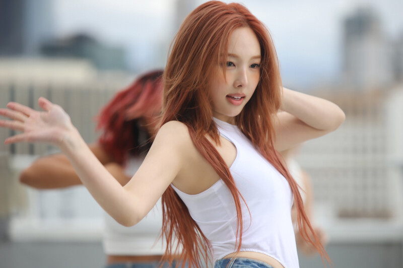 NAYEON 'ABCD' MV - Behind the Scenes documents 12