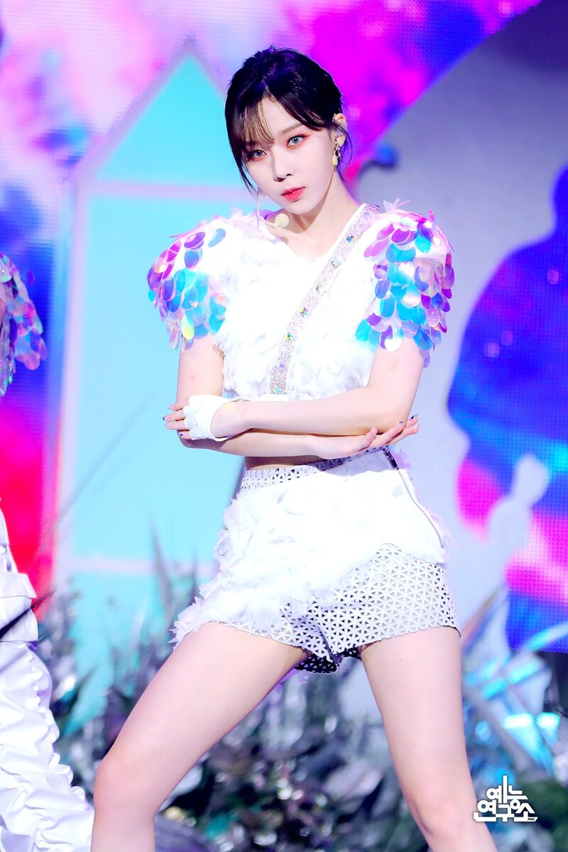 210605 aespa - 'Next Level' at Music Core documents 13