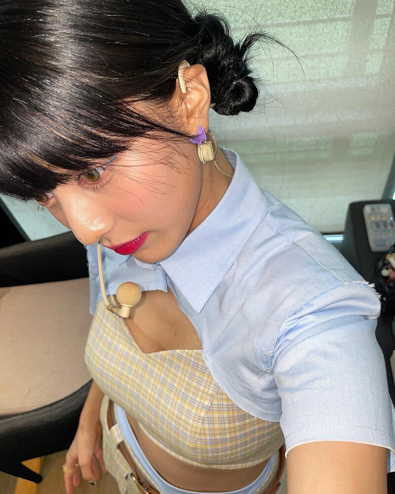 220903 TWICE Jihyo Instagram Update documents 3