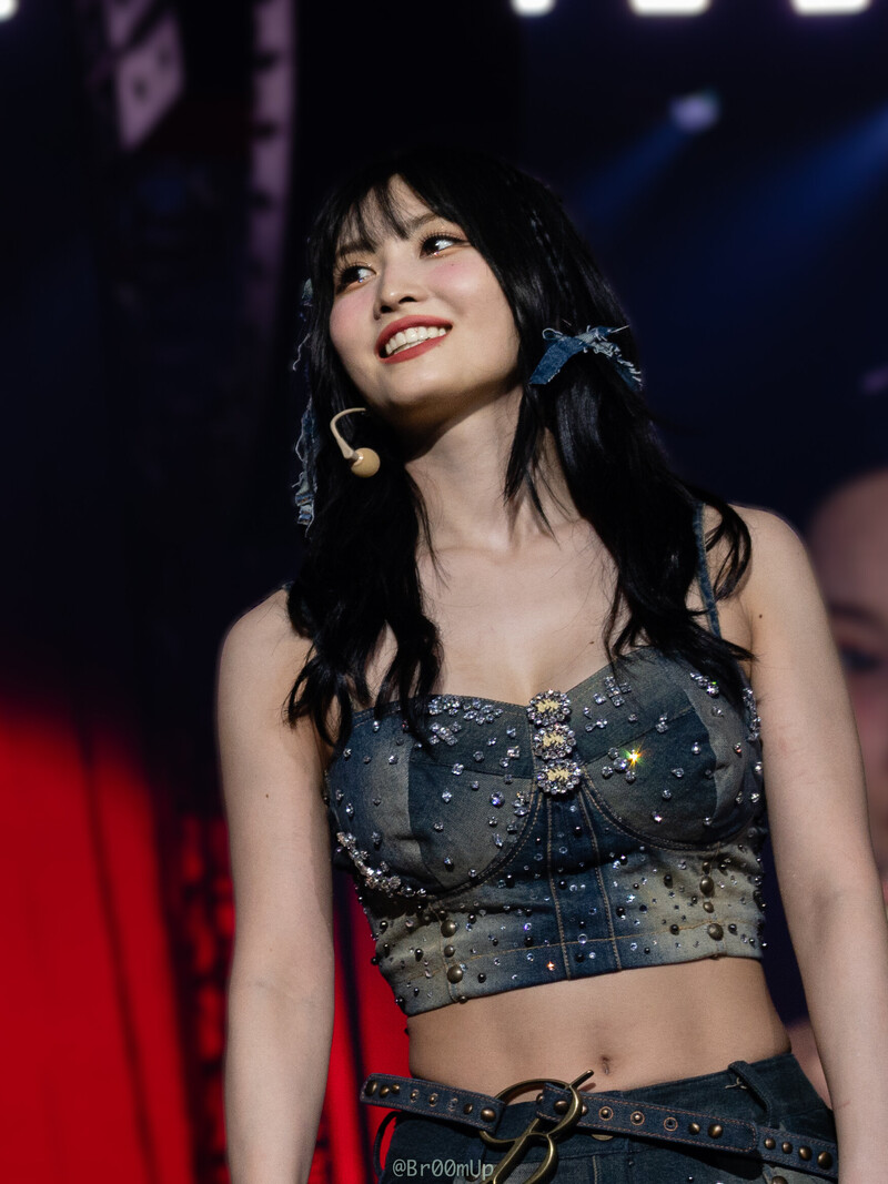 230621 TWICE Momo - ‘READY TO BE’ World Tour in Dallas documents 4