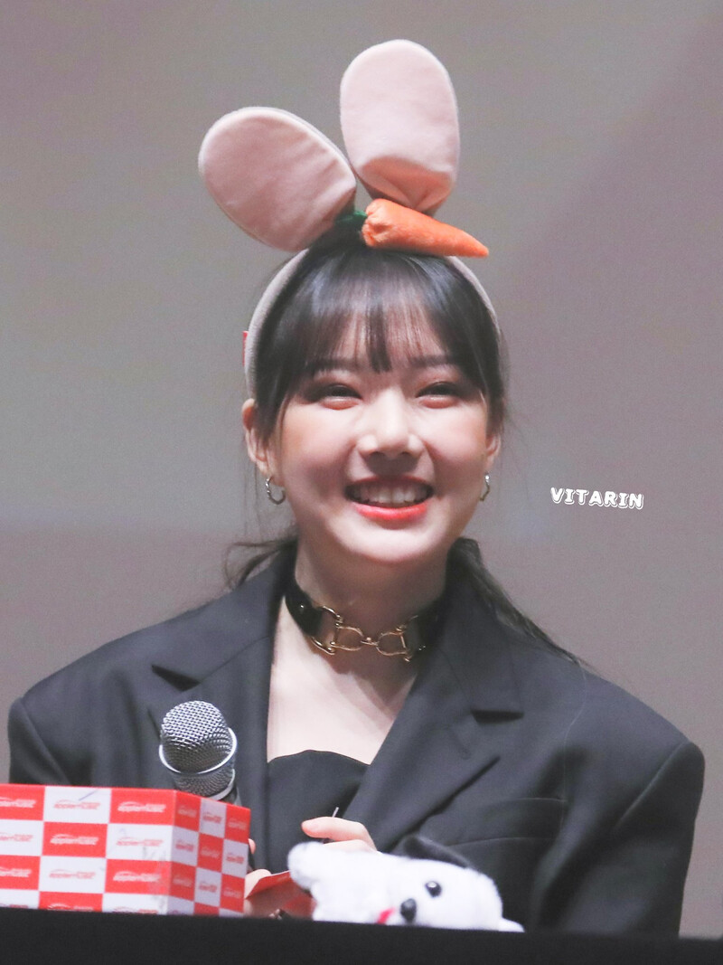 200209 GFRIEND Yerin at 'LABYRINTH' Fansign documents 2