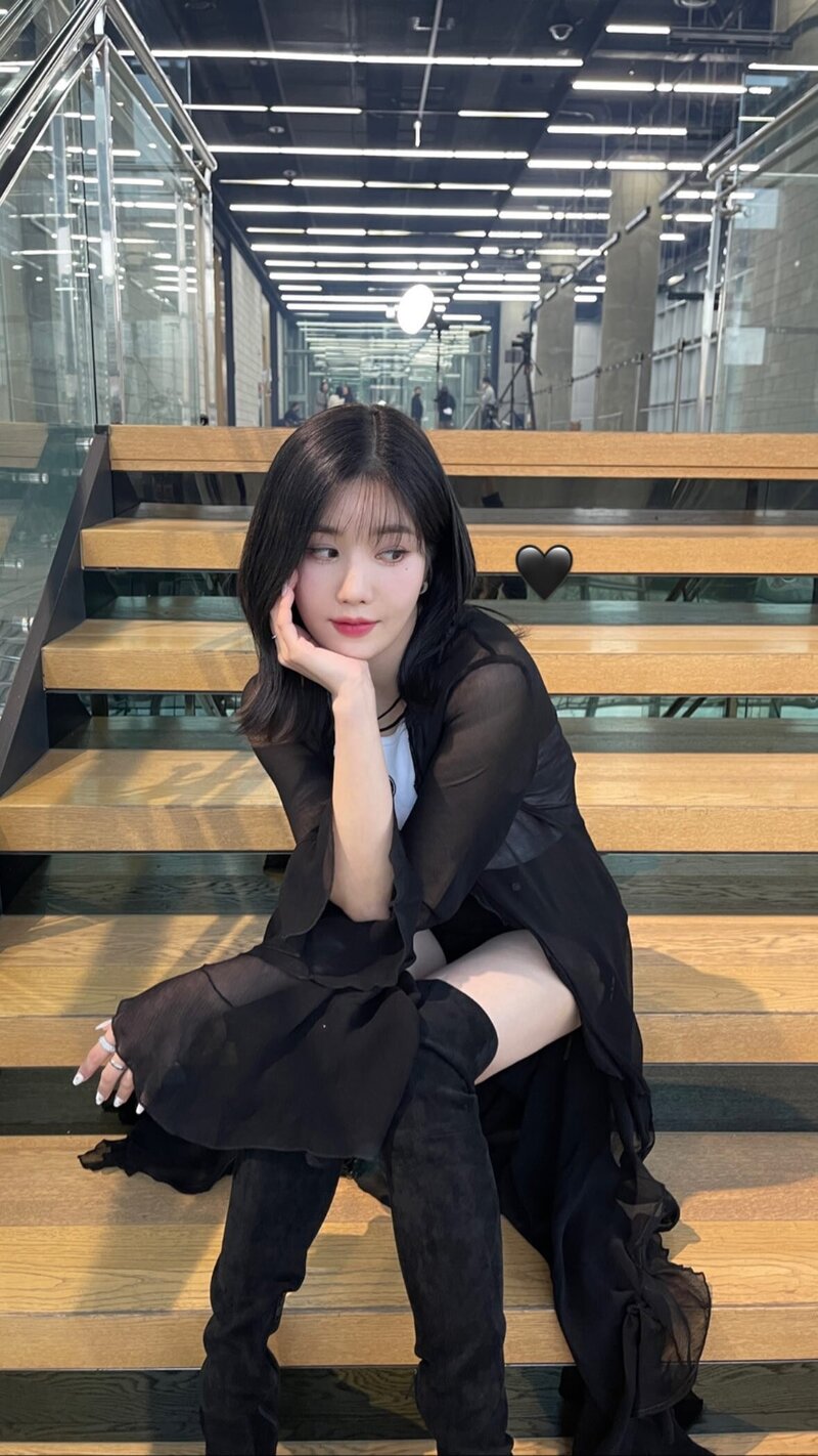 230307 Kwon Eunbi Instagram Update | kpopping