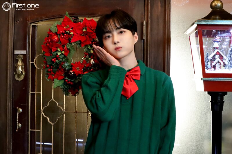 231228 FirstOne Entertainment Naver Post - 'Back to Christmas' MV Behind documents 7