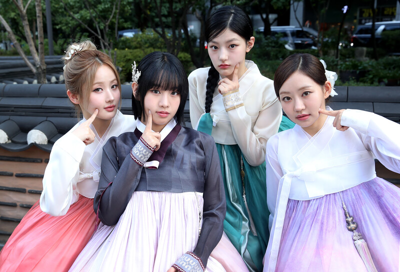 KISS OF LIFE - 2024 Hanbok Interview Photos by News1 documents 6