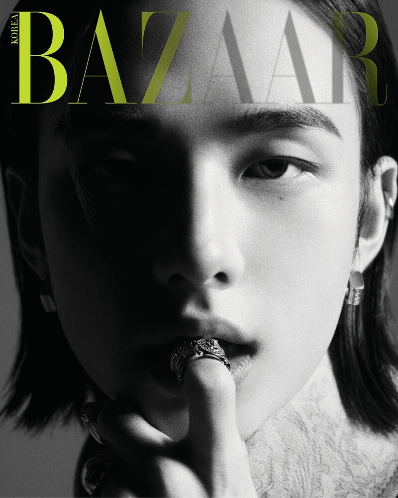 Stray Kids Hyunjin x Versace for Harper's Bazaar Korea December 2023 Issue documents 1