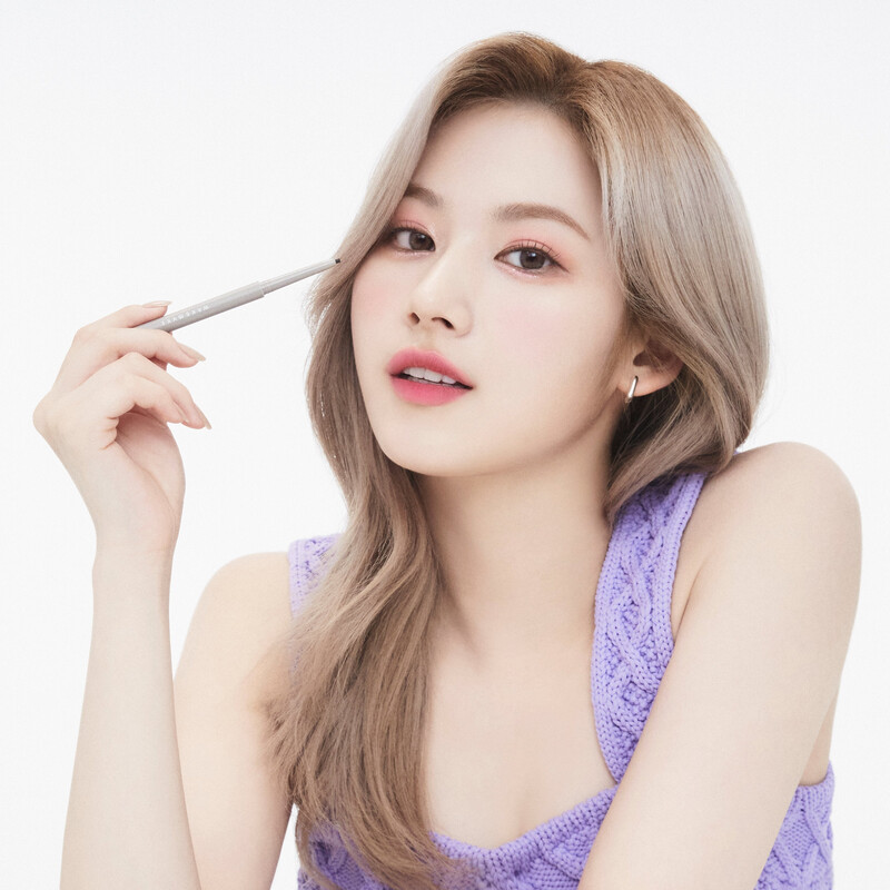 TWICE Sana for WAKEMAKE - Blurring Eye Palette &  Ash Pencil Liner documents 5