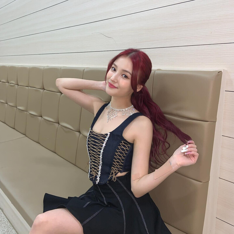 220407 MOMOLAND Nancy Instagram Update documents 3