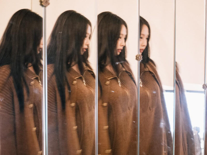 241001 - JENNIE Instagram Update documents 4