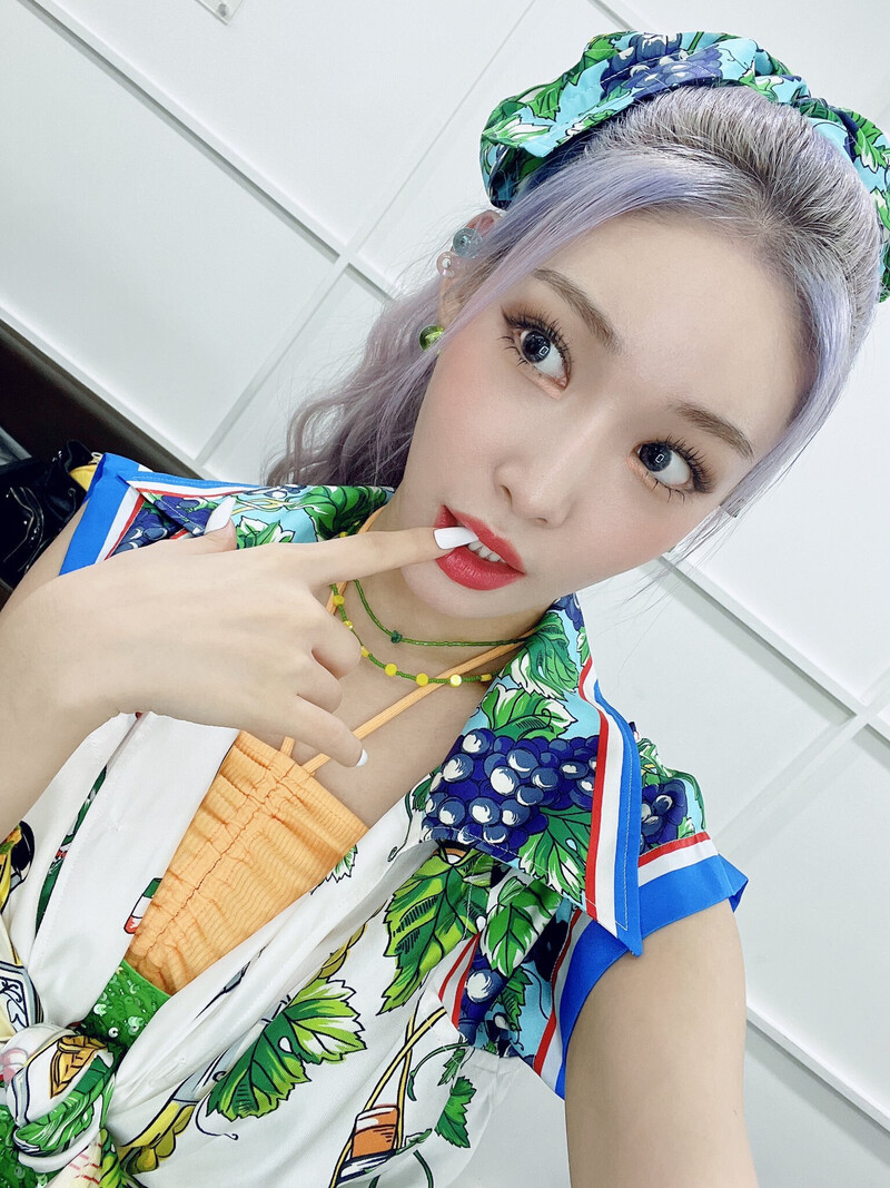 220724 ChungHa Twitter Update - ChungHa documents 2